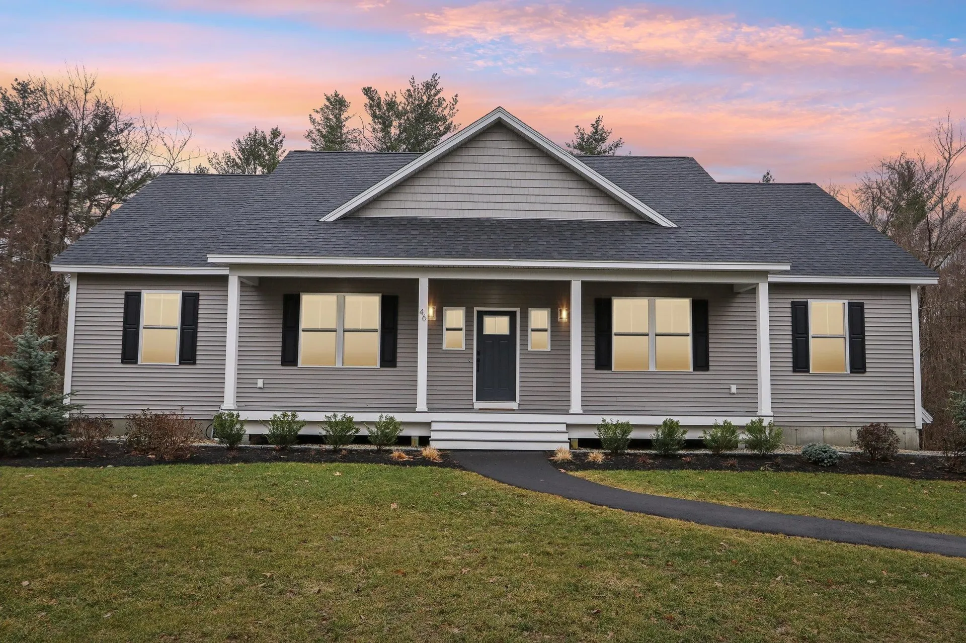 46 High Street Stratham NH 03885