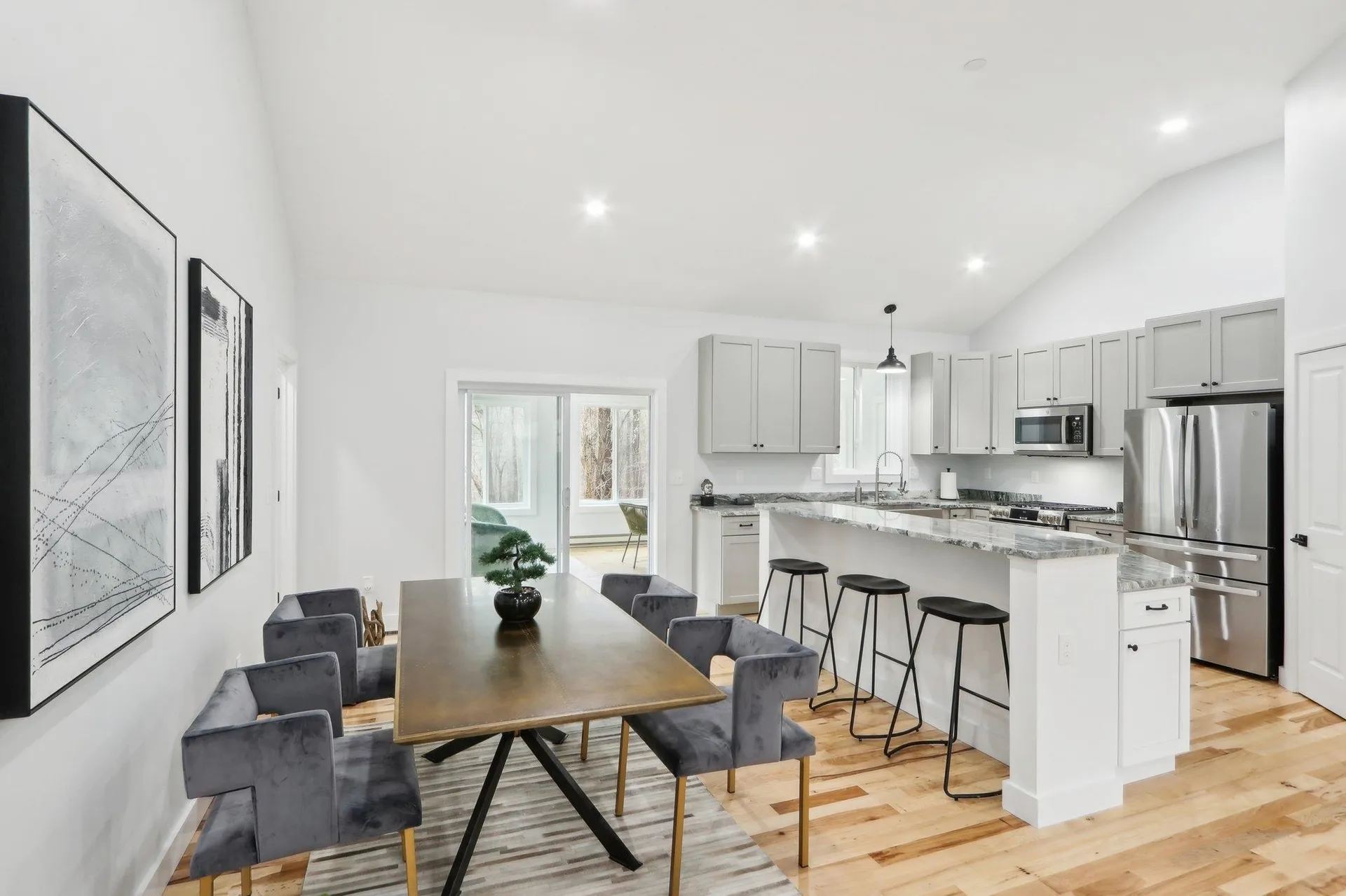 46 High Street Stratham NH 03885