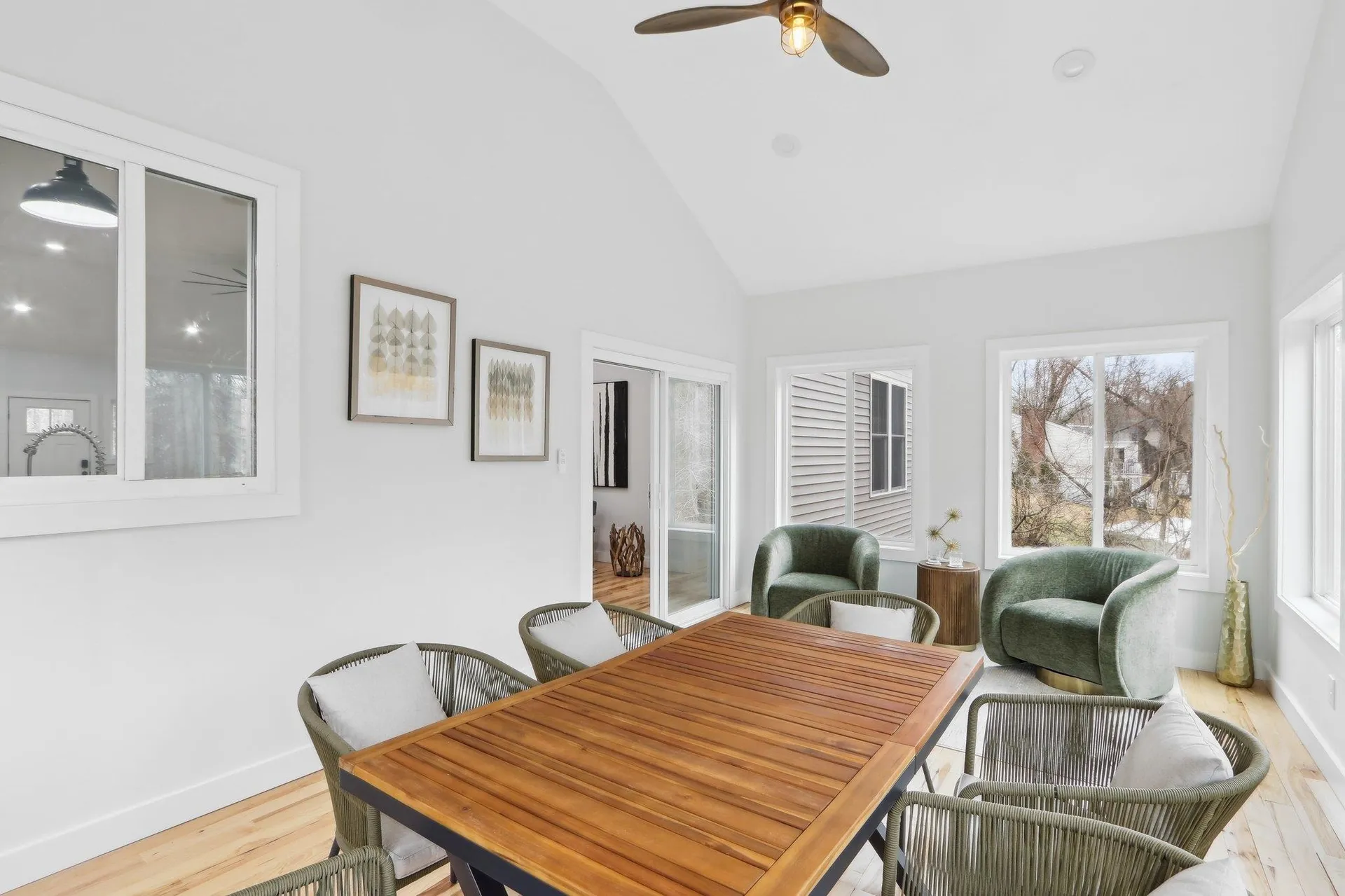 46 High Street Stratham NH 03885