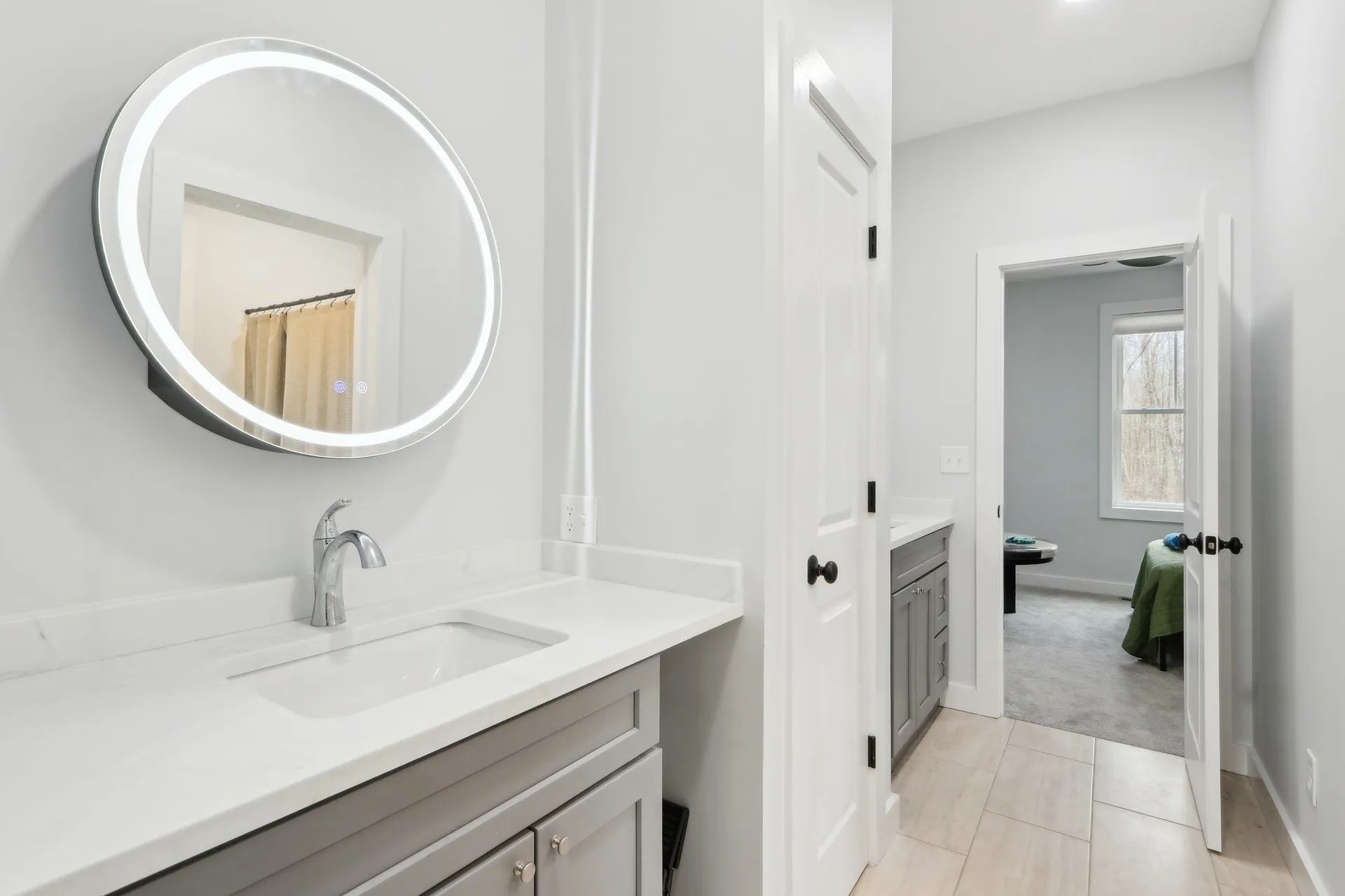 46 High Street Stratham NH 03885