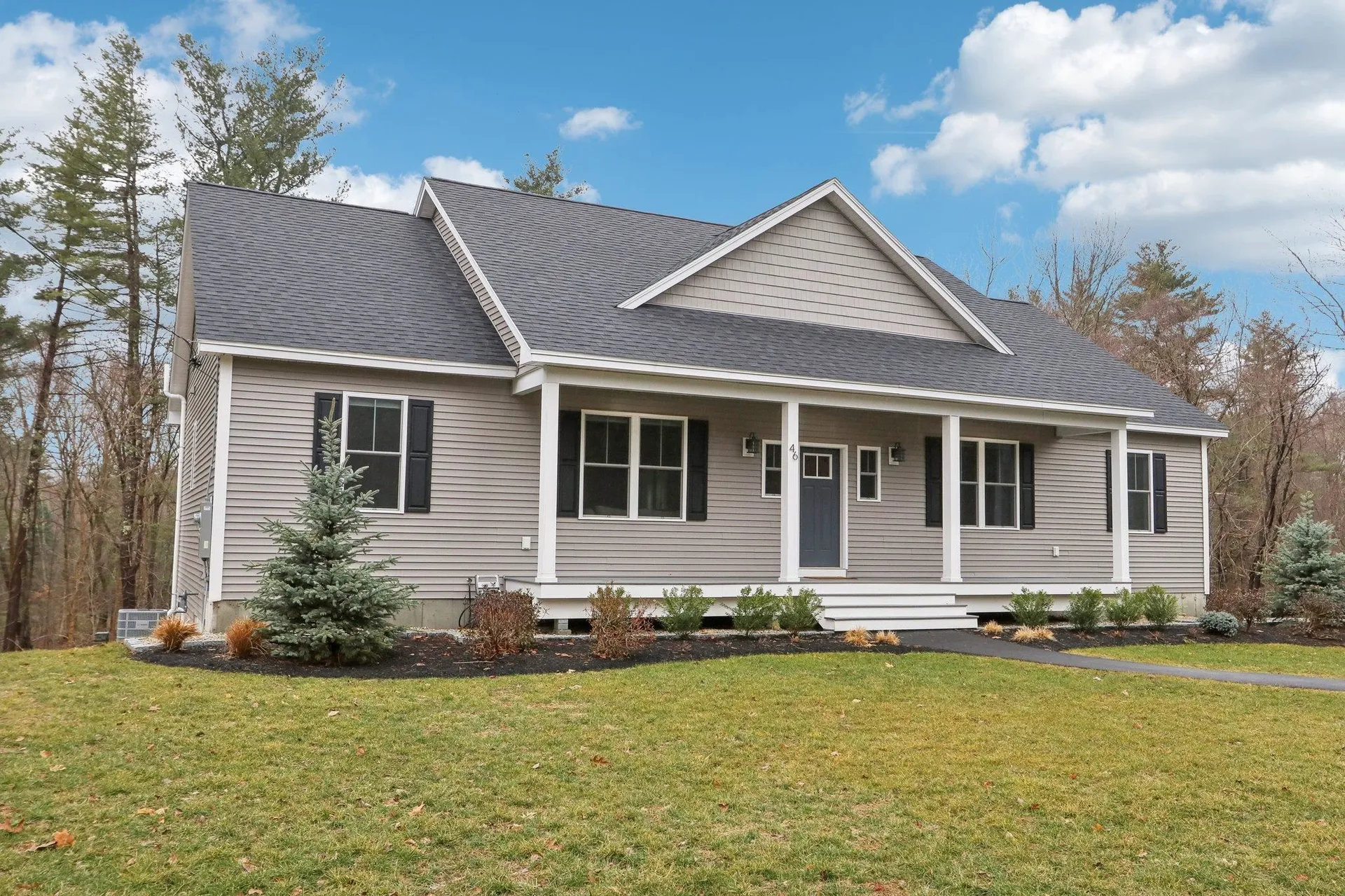 46 High Street Stratham NH 03885