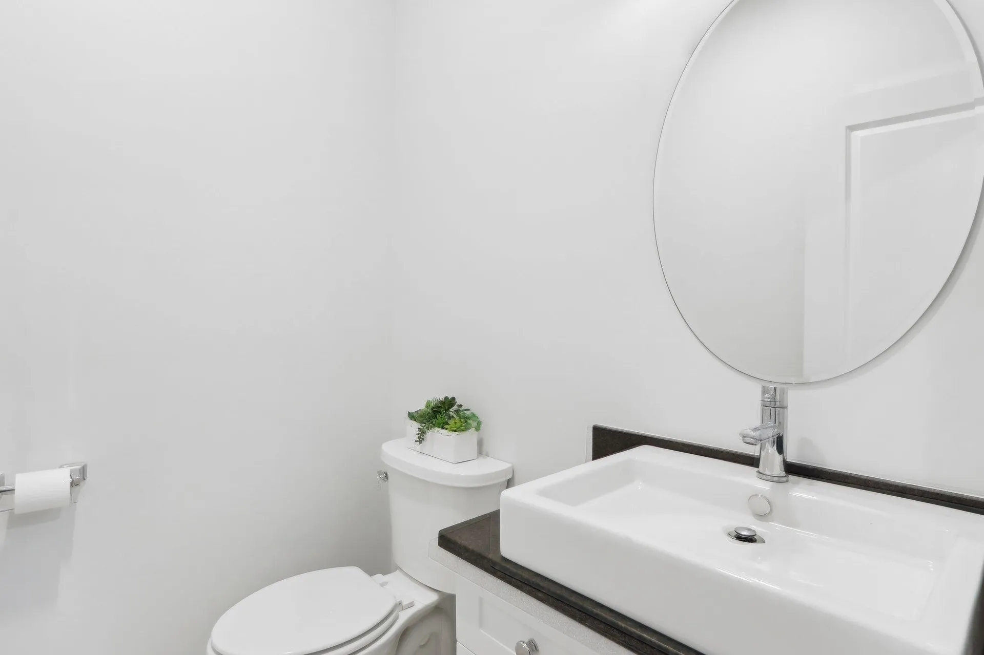 46 High Street Stratham NH 03885