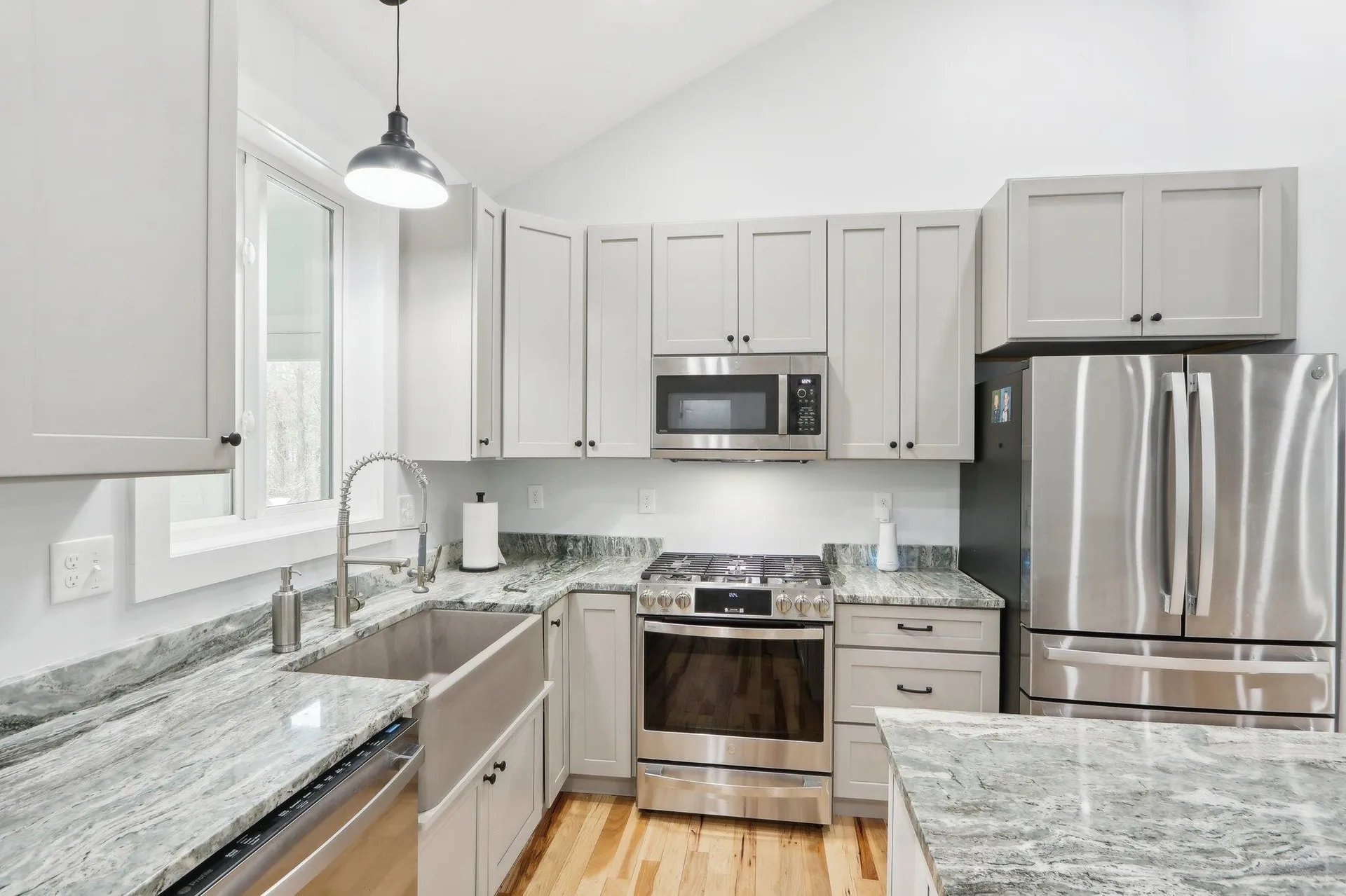 46 High Street Stratham NH 03885