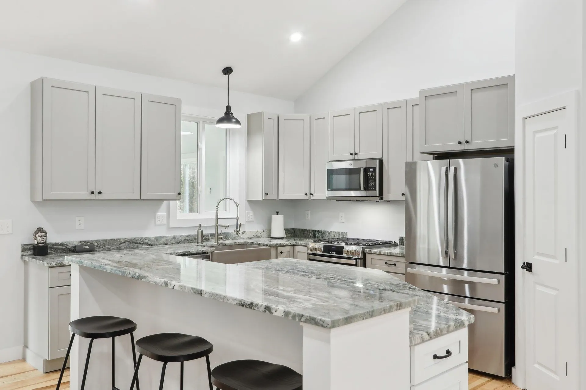 46 High Street Stratham NH 03885