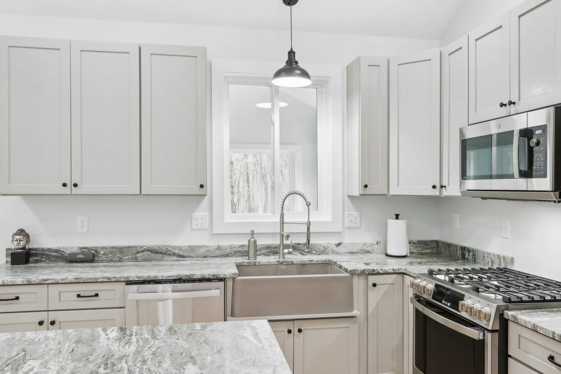 46 High Street Stratham NH 03885