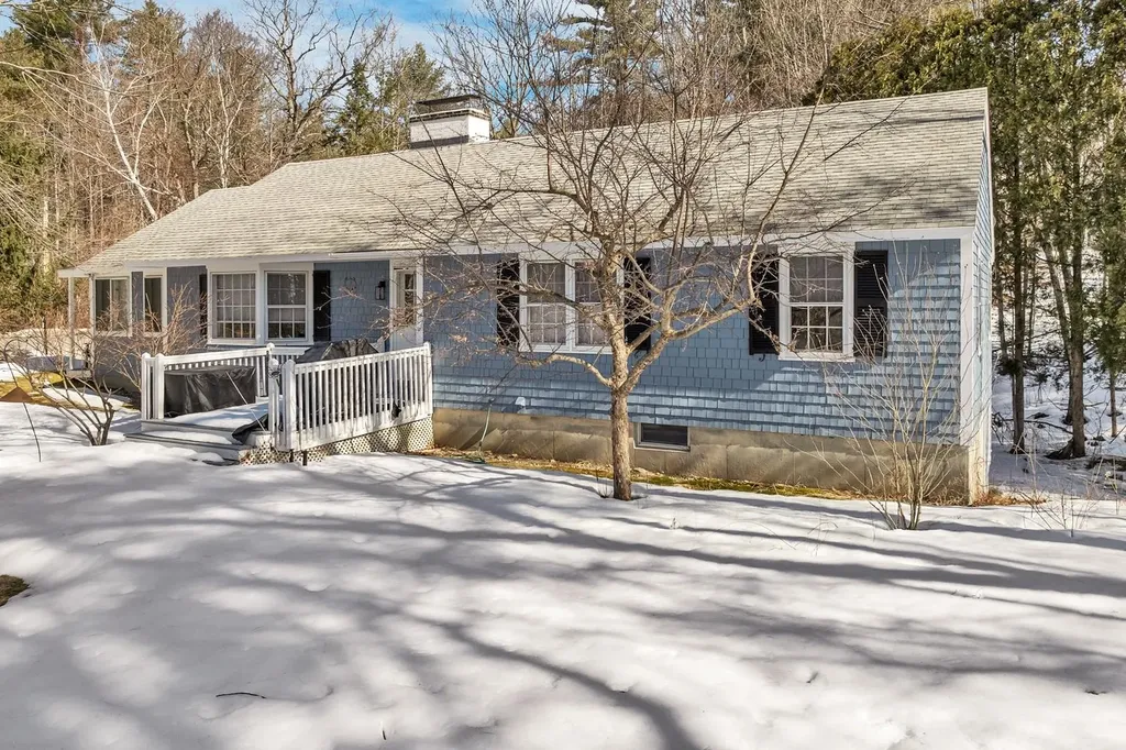 4 Jiminy Drive Wolfeboro NH 03894