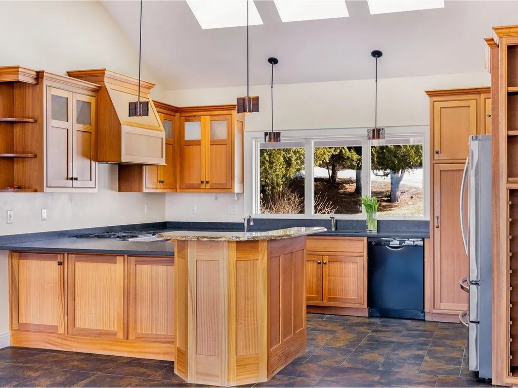 335 Upper Meadow Lane Charlotte VT 05445