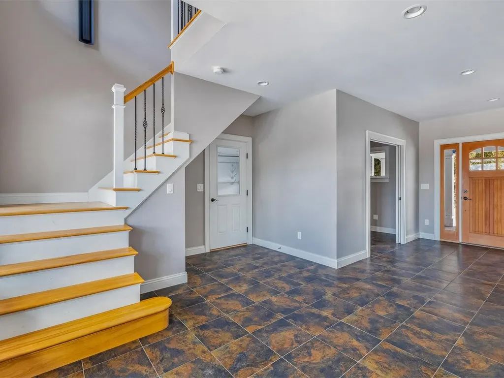 335 Upper Meadow Lane Charlotte VT 05445