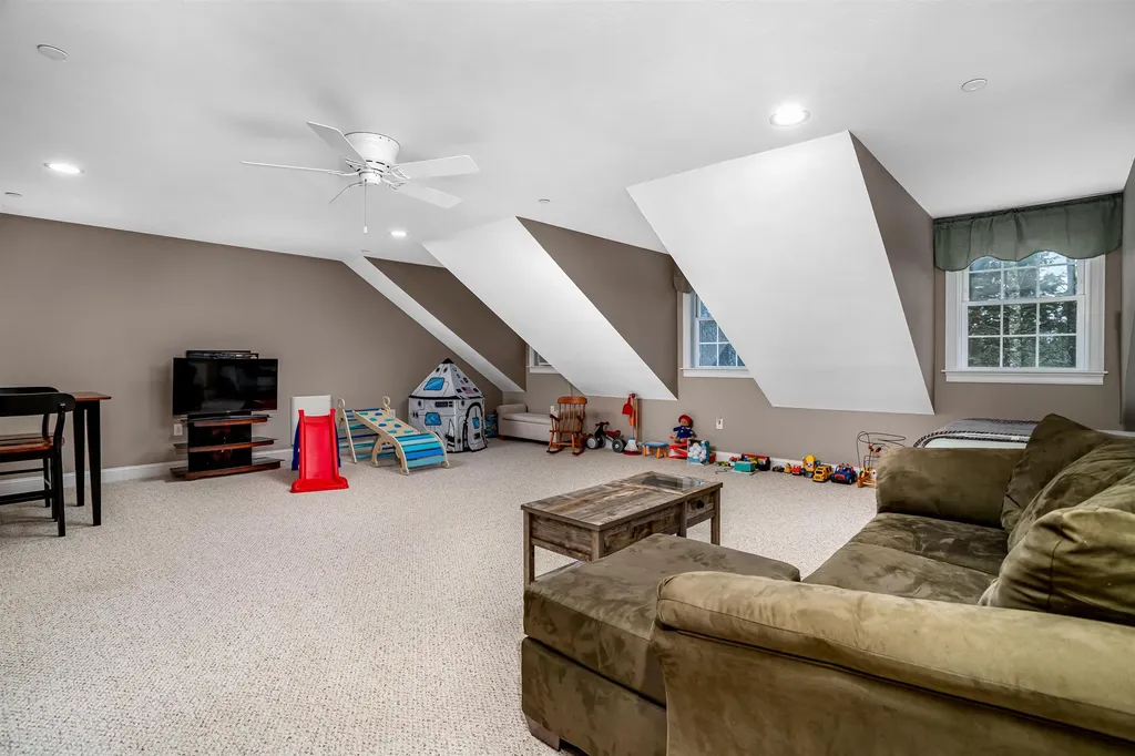 35 Monadnock Lane Peterborough NH 03458