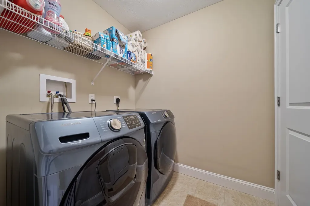 18 Amy Way Concord NH 03303