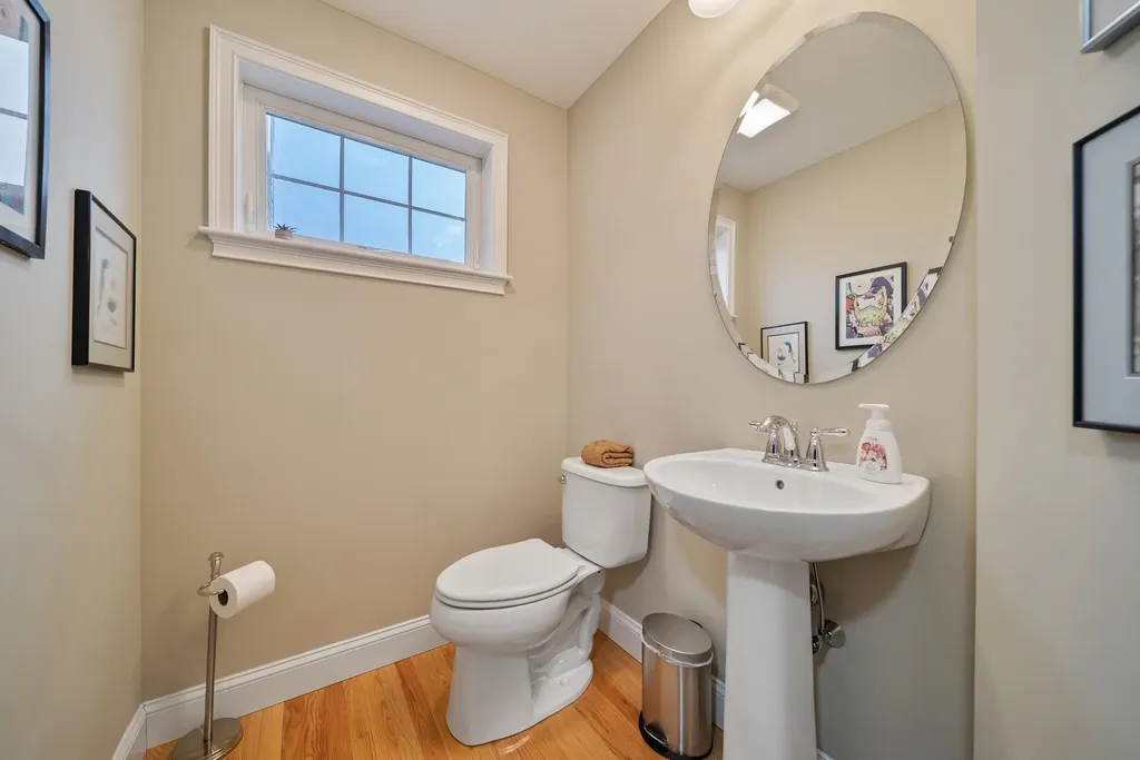 18 Amy Way Concord NH 03303