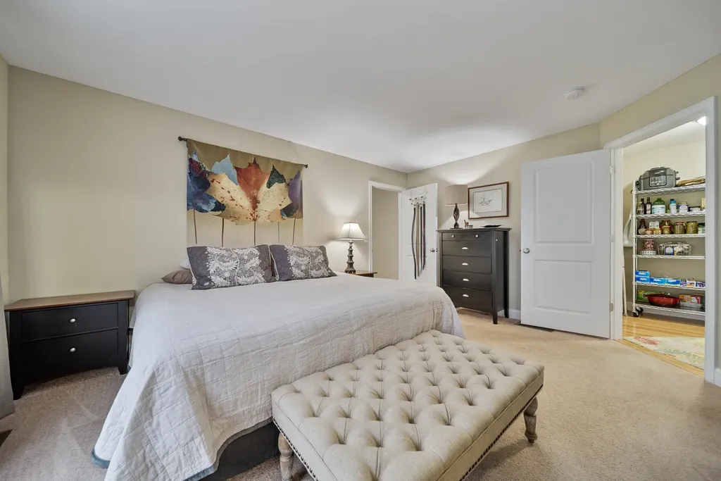 18 Amy Way Concord NH 03303