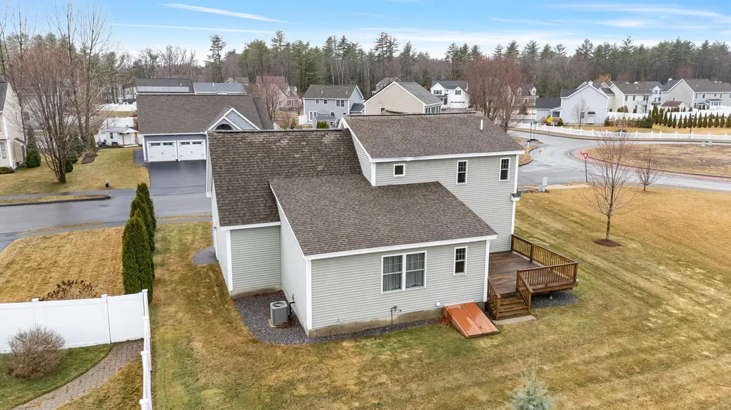 18 Amy Way Concord NH 03303