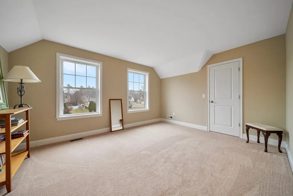 18 Amy Way Concord NH 03303