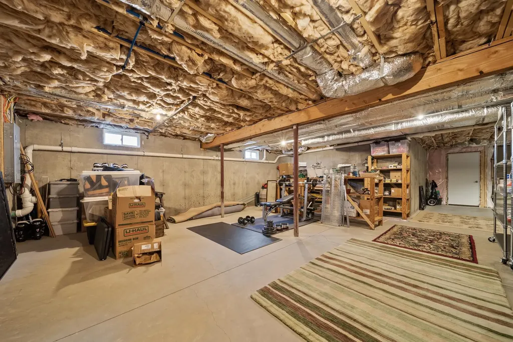 18 Amy Way Concord NH 03303