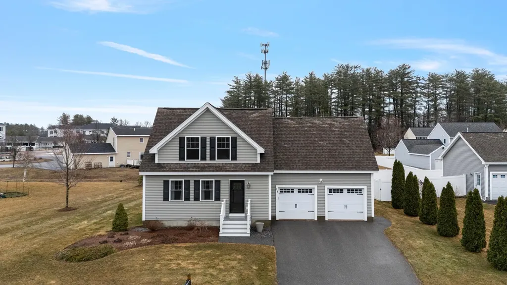 18 Amy Way Concord NH 03303