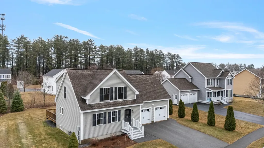 18 Amy Way Concord NH 03303