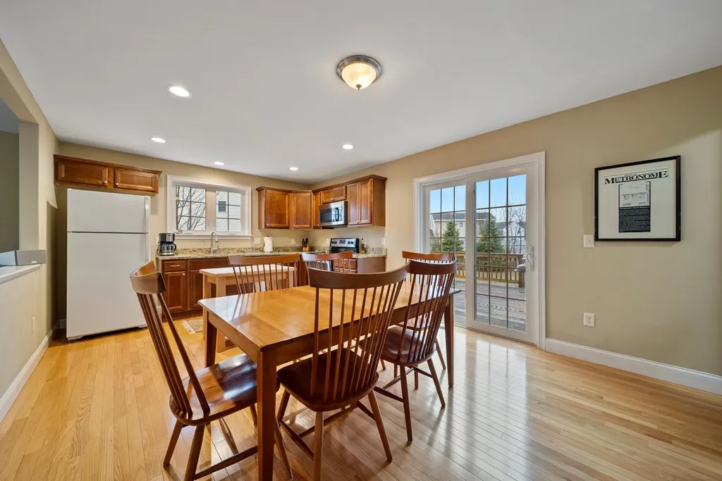 18 Amy Way Concord NH 03303