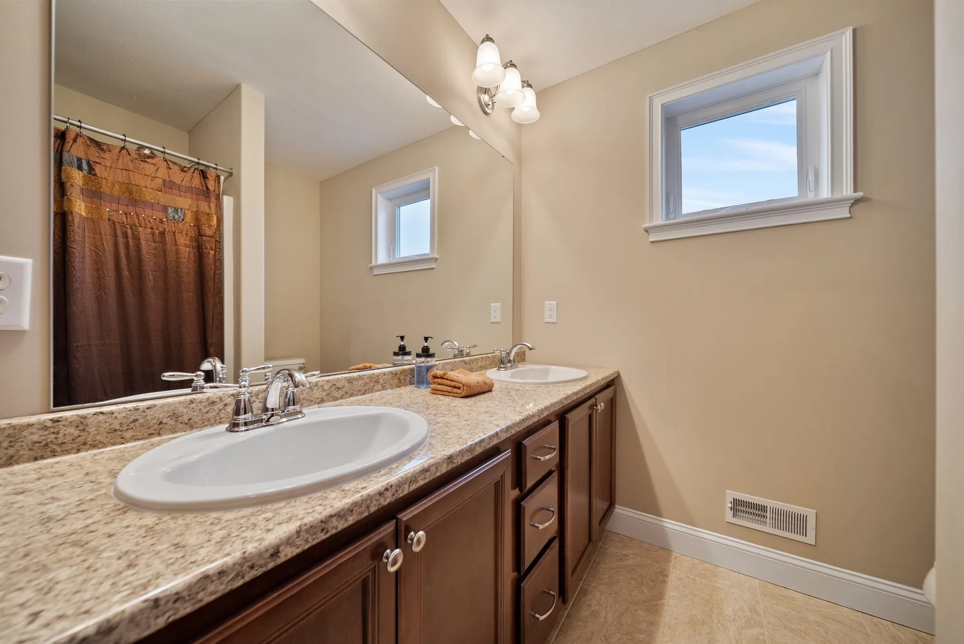 18 Amy Way Concord NH 03303