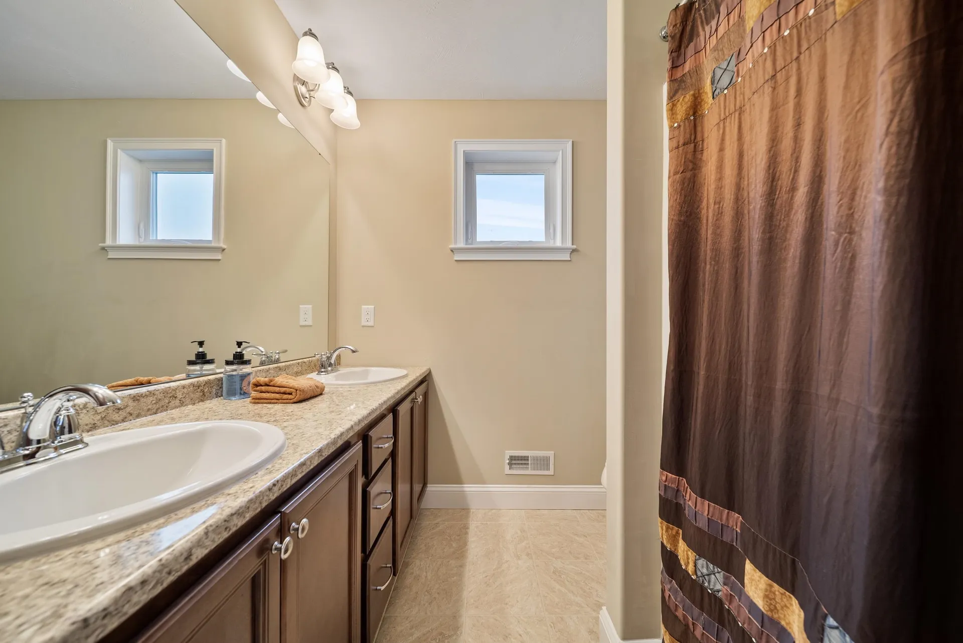 18 Amy Way Concord NH 03303