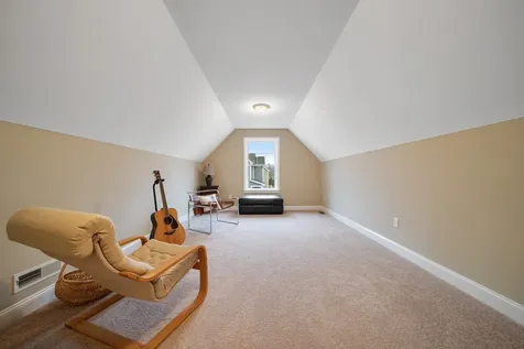 18 Amy Way Concord NH 03303