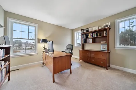 18 Amy Way Concord NH 03303