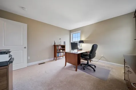 18 Amy Way Concord NH 03303