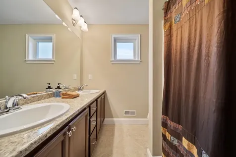 18 Amy Way Concord NH 03303