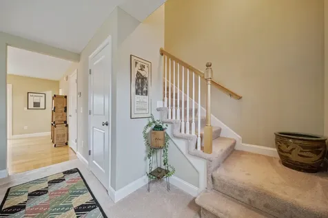 18 Amy Way Concord NH 03303