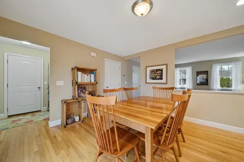 18 Amy Way Concord NH 03303