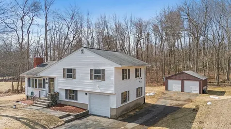 4 Meadow Lane Atkinson NH 03811