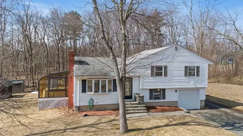 4 Meadow Lane Atkinson NH 03811