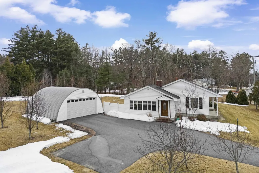 202 Naticook Road Merrimack NH 03054