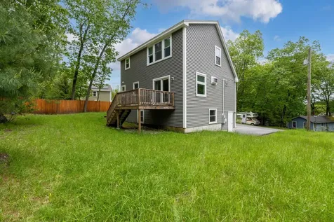 21 3rd Street Windham NH 03087