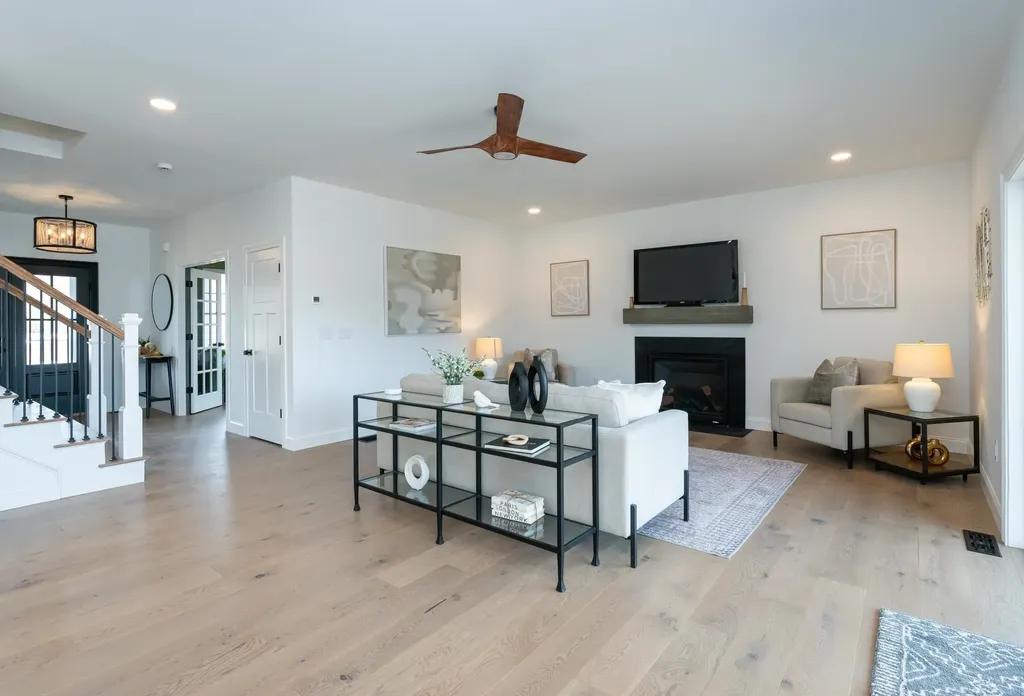 24 Colby Farm Road Chester NH 03036