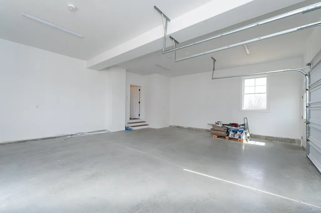 24 Colby Farm Road Chester NH 03036