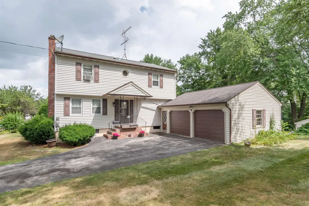 153 Manchester Street Nashua NH 03064