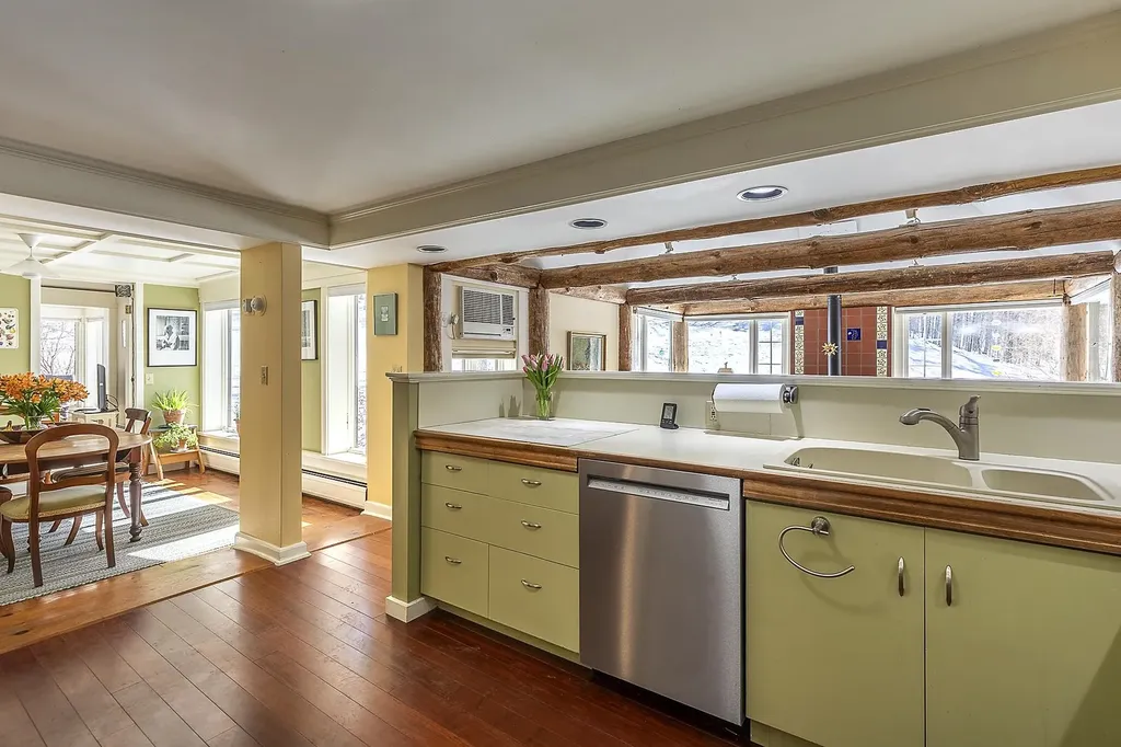 6963 South Road Woodstock VT 05071