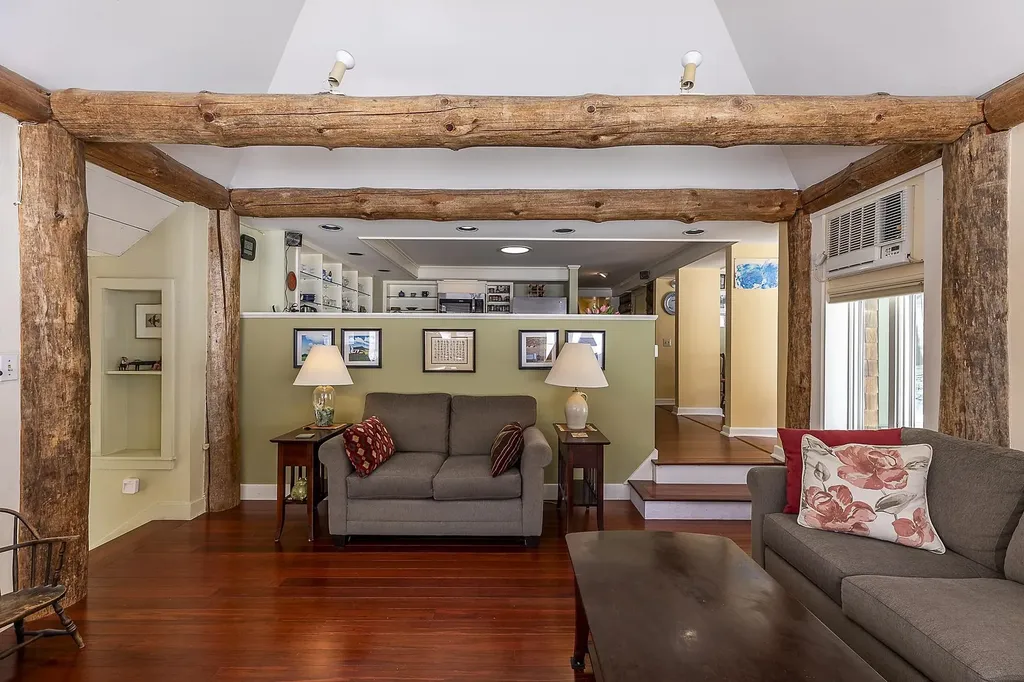 6963 South Road Woodstock VT 05071