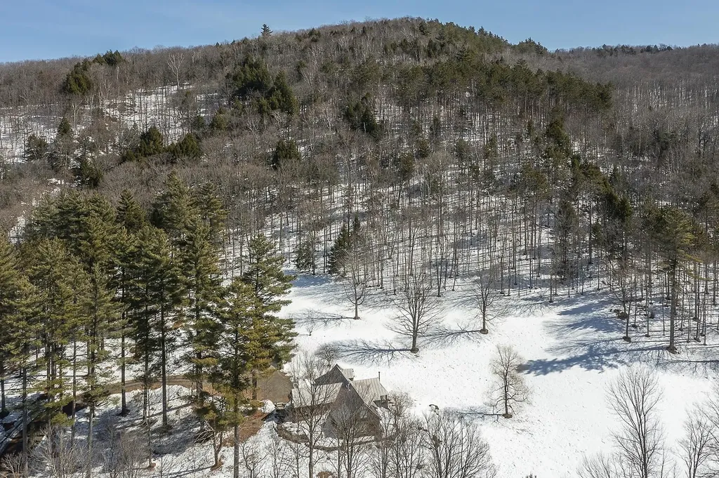 6963 South Road Woodstock VT 05071
