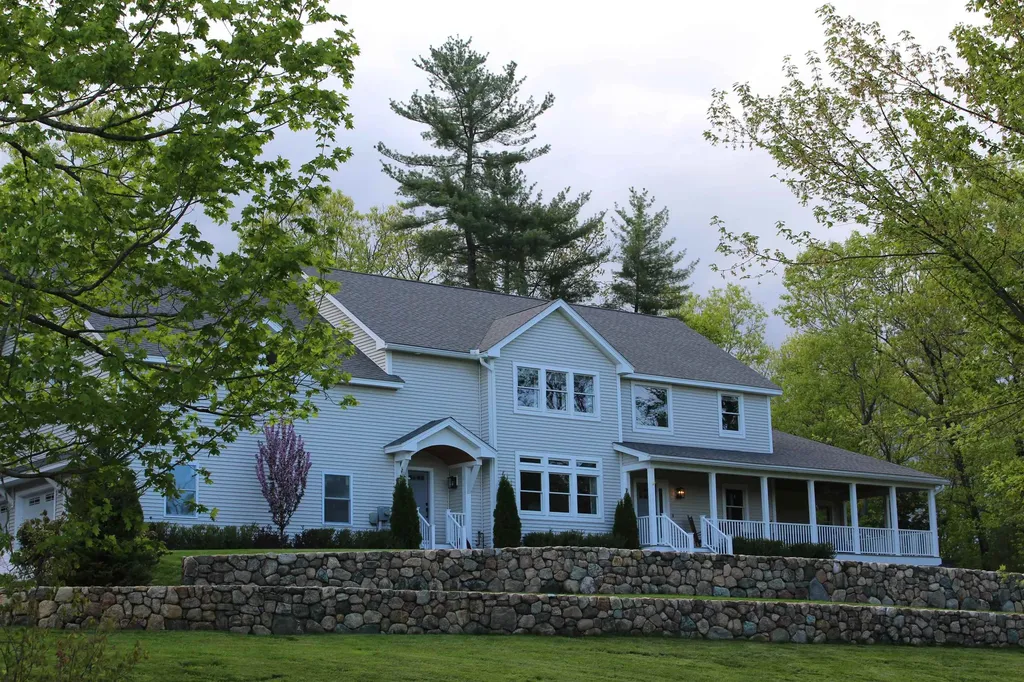 23 Austin Lane Hollis NH 03049