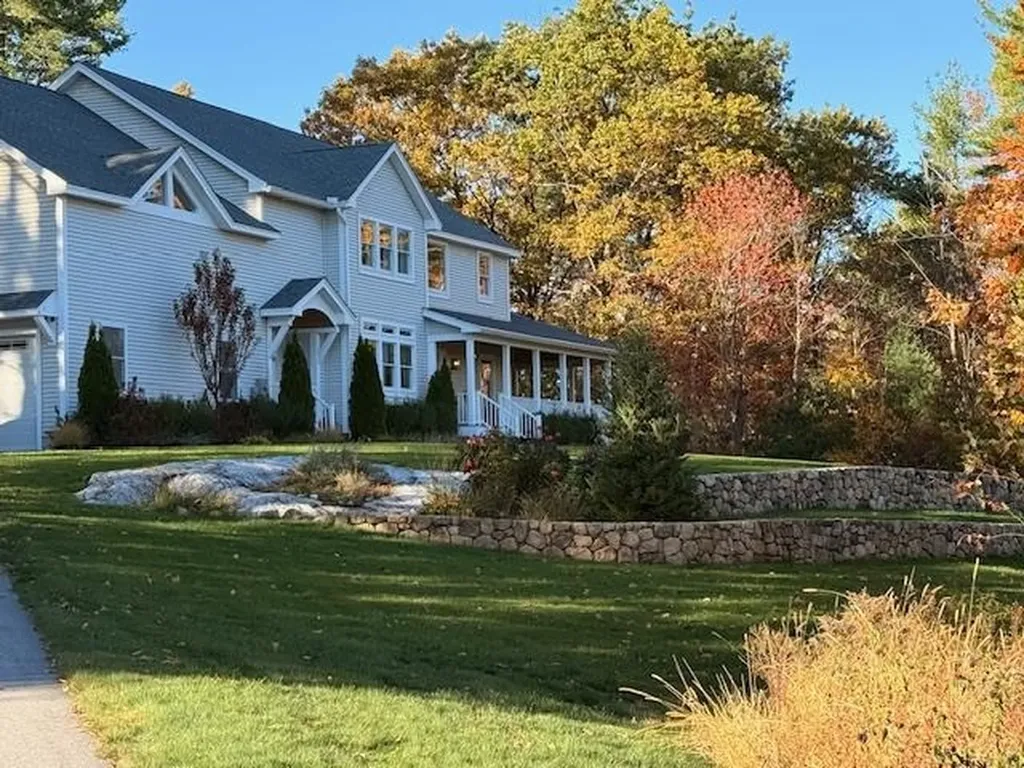 23 Austin Lane Hollis NH 03049