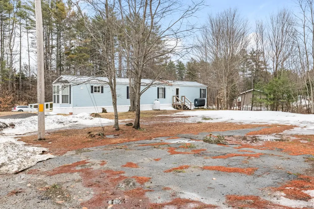 32 Country Club Drive Newport NH 03773