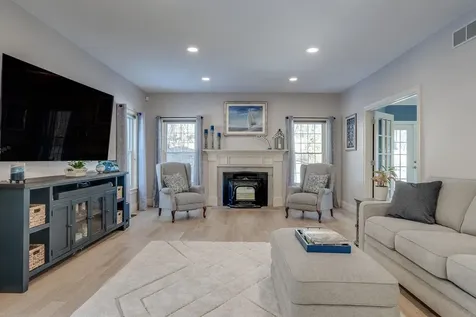 10 Maiden Lane Bedford NH 03110