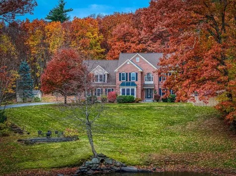 10 Maiden Lane Bedford NH 03110