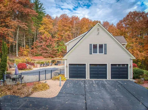 10 Maiden Lane Bedford NH 03110