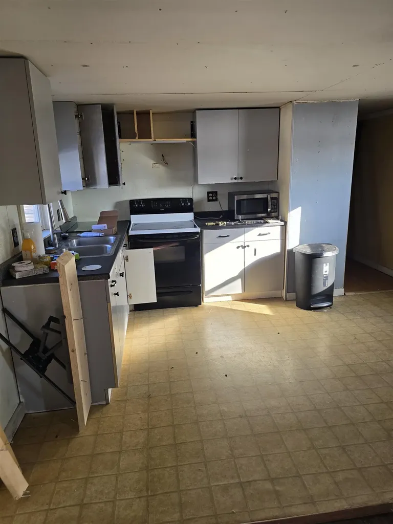 6 Boe Road Holderness NH 03245