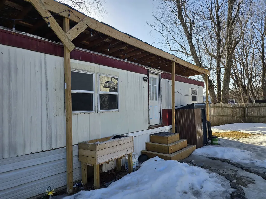 6 Boe Road Holderness NH 03245