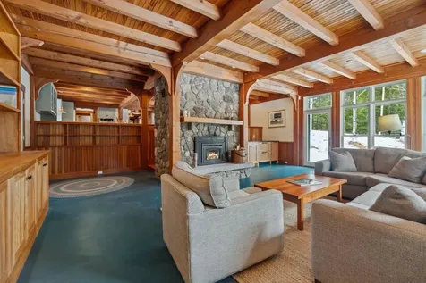 27 Burkehaven Lane Sunapee NH 03782