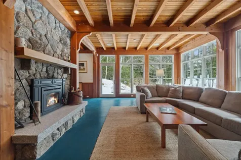 27 Burkehaven Lane Sunapee NH 03782